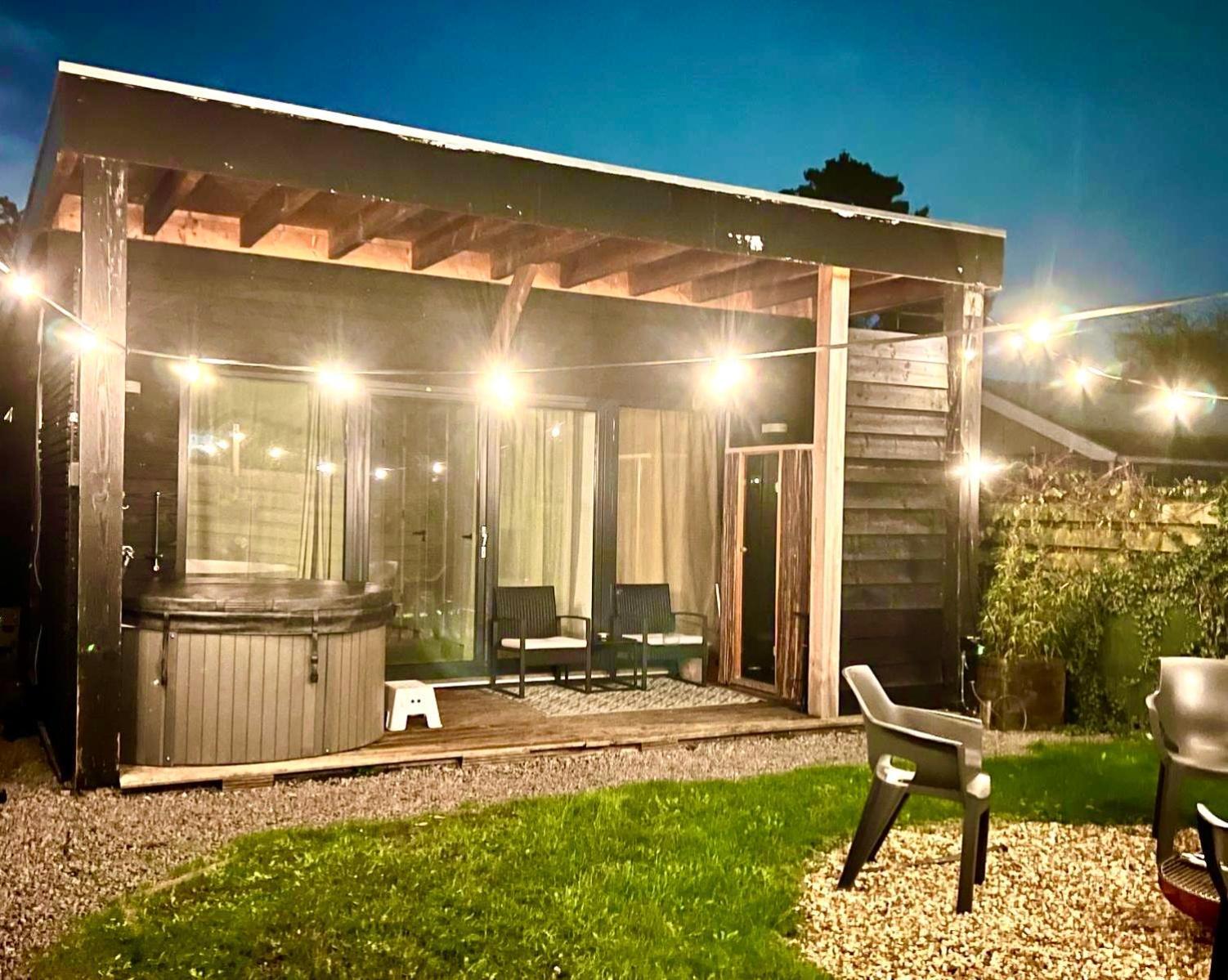 Family House With Garden & Jacuzzi & Sauna Near Amsterdam Vijfhuizen Ngoại thất bức ảnh